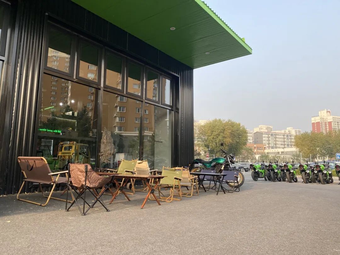 摩旅骑行和户外露营 | 诗和远方，自由之魂在路上(图2)